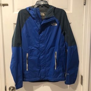 Men’s North Face rain jacket, SM. Light weight!